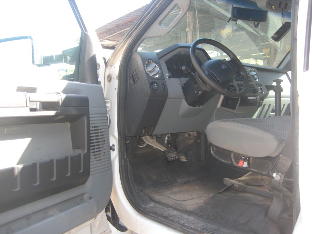 2015 FORD F650 XLT Super Duty - Image 9